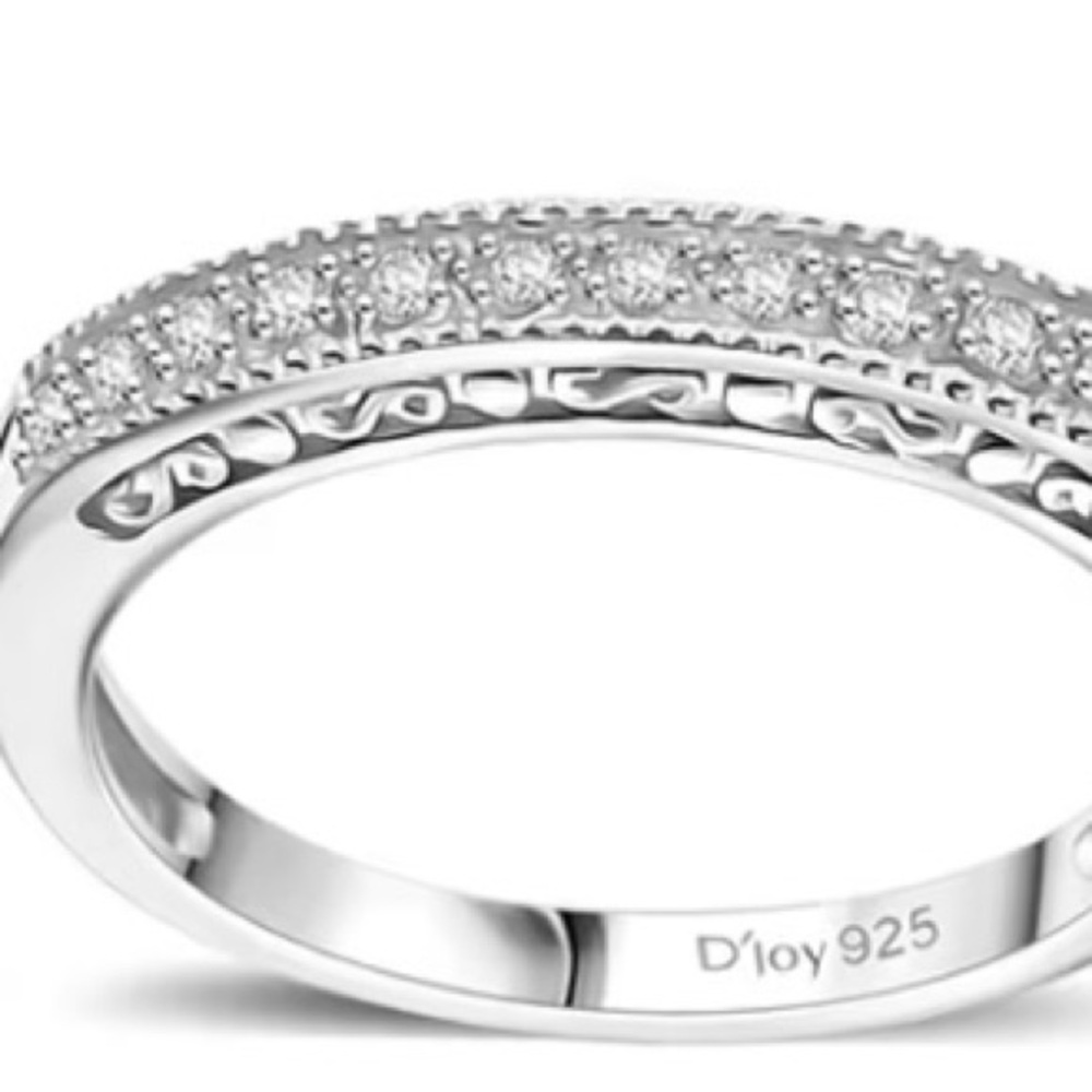 Diamond 0.10 Carat Ring in Sterling Silver